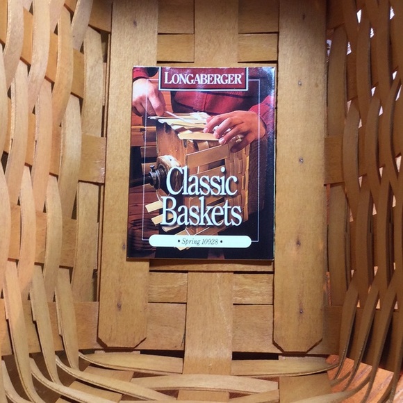 Longaberger 1998 small market basket with protector insert, green/white liner - Picture 13 of 13